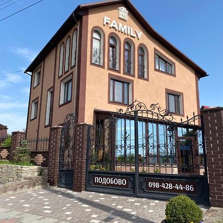 Aparthotel Family Люкс à Kamianets-Podilsky Extérieur photo