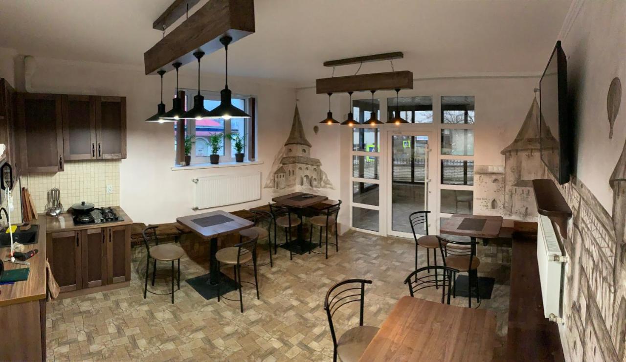 Aparthotel Family Люкс à Kamianets-Podilsky Extérieur photo