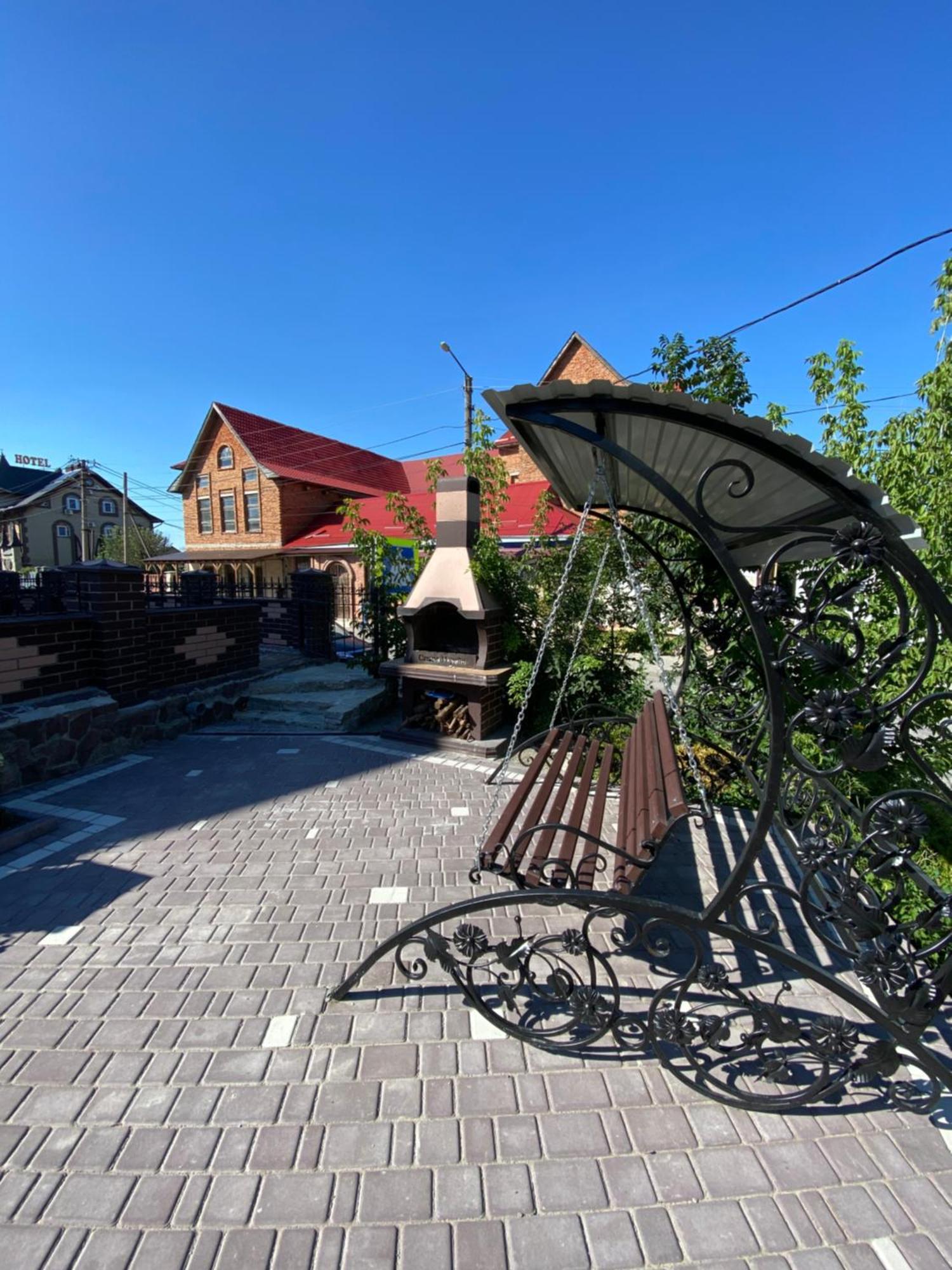 Aparthotel Family Люкс à Kamianets-Podilsky Extérieur photo